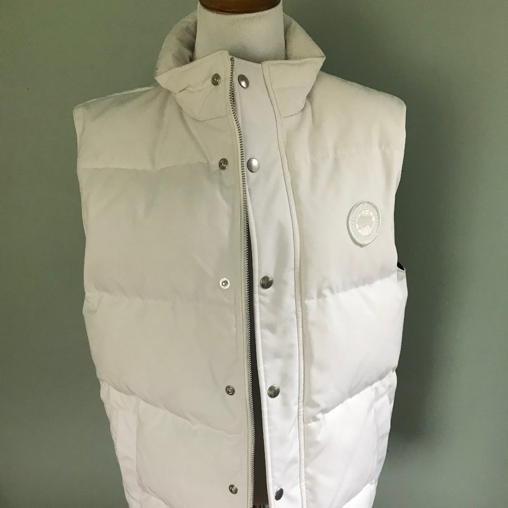 Canada Goose White Down Vest, size Small